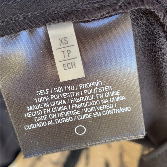 Tahari top - Picture 8 of 9